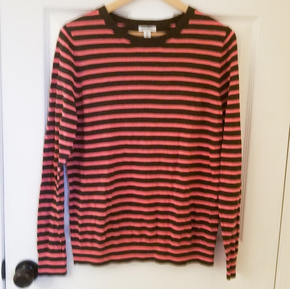 Old Navy Sweaters - 🌻 2/$24 NWOT Old Navy Grey and Pink Sweater